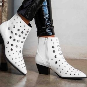Qupid studded boots